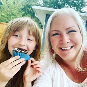 Meet your Posher, Lara